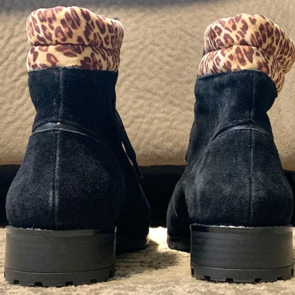 Crown & Ivy leopard print black booties - Picture 6 of 7